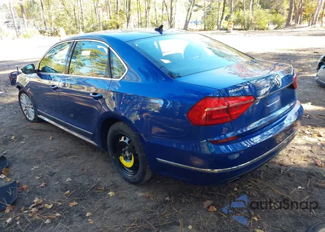 2016 Volkswagen Passat 1.8T Se z USA, uszkodzony, nr VIN 1VWBT7A37GC010211